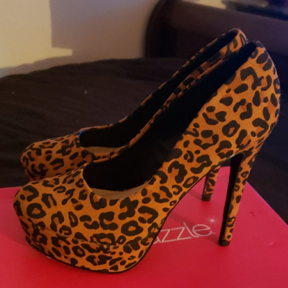 Shoe Dazzle Animal Print Suede platform pumps - Picture 2 of 7